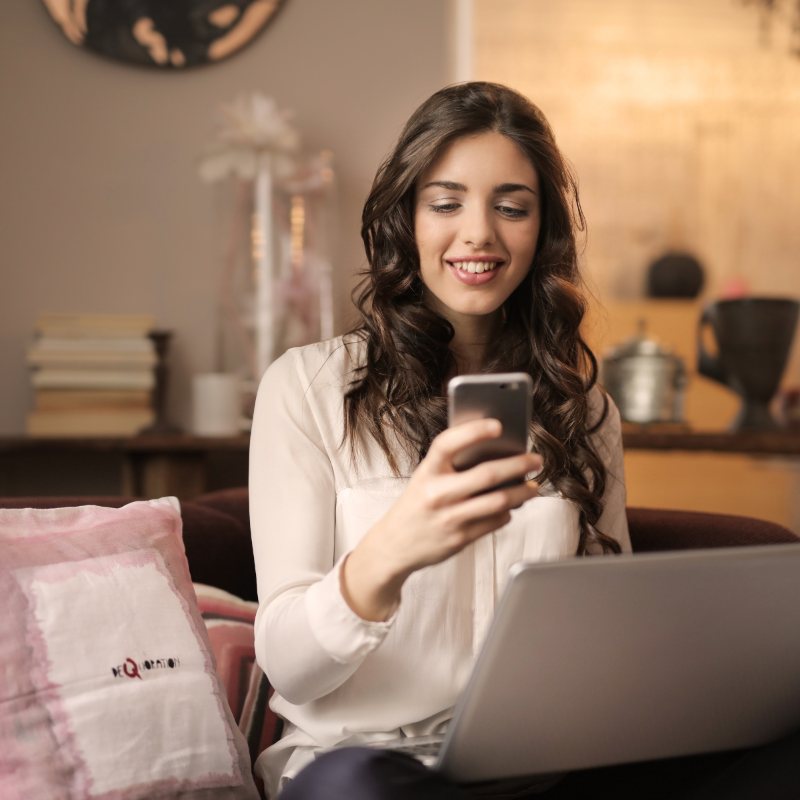 Reading messages on phone and laptop
